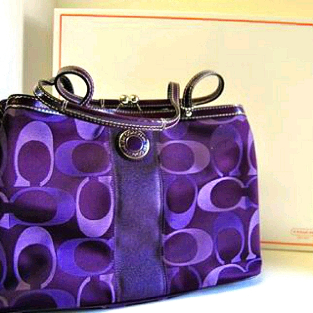 HP 💜NWOT Coach Signiture Stripe 3 purple purse